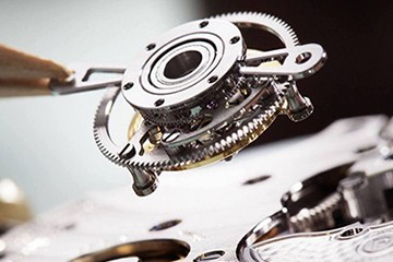 青岛劳力士手表有水珠维修