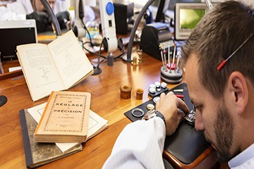 青岛劳力士腕表官方售后保养服务