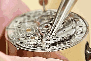 青岛劳力士手表为什么一天不戴就停了